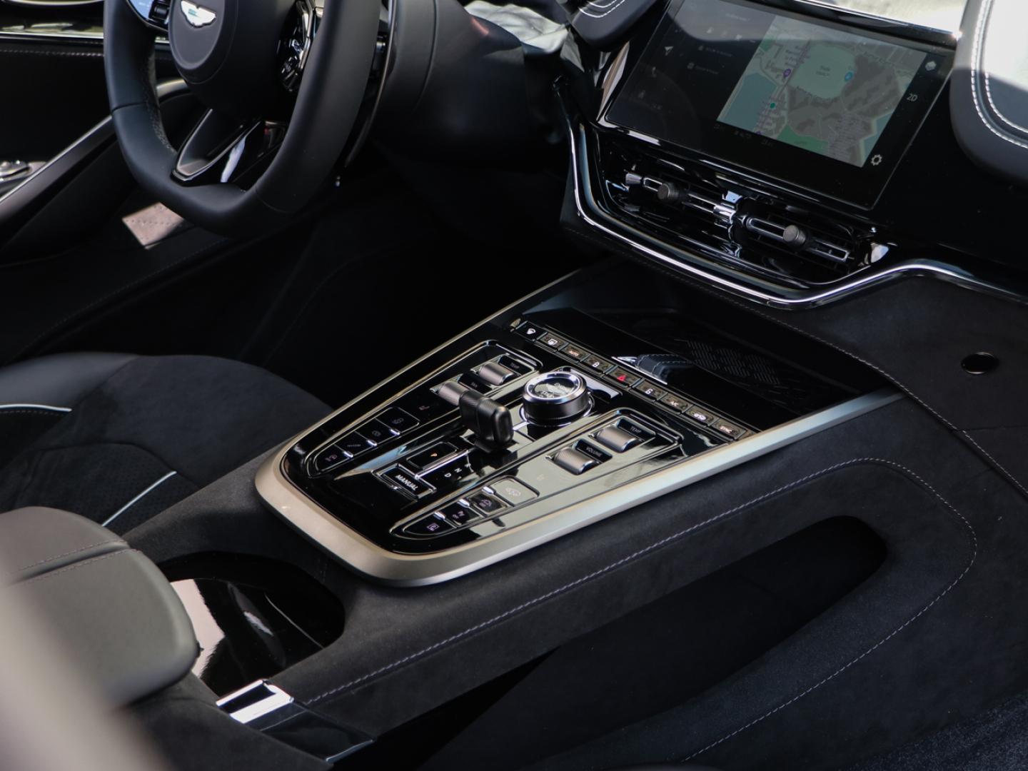 Image ASTON MARTIN DBX 4.0 V8 biturbo 727ch S
