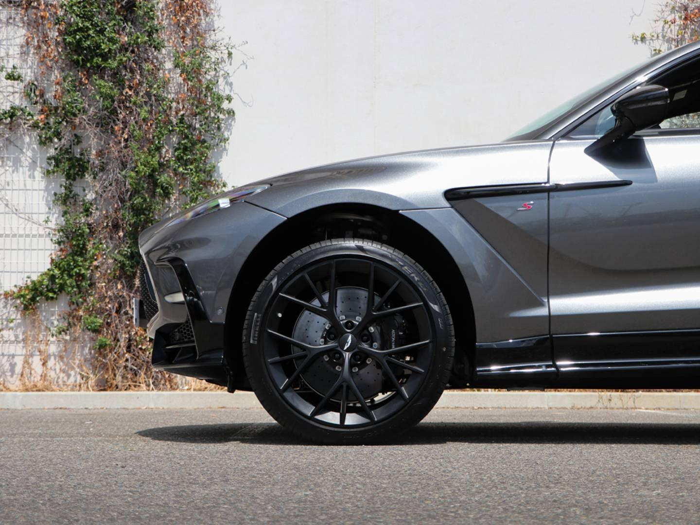 Image ASTON MARTIN DBX 4.0 V8 biturbo 727ch S