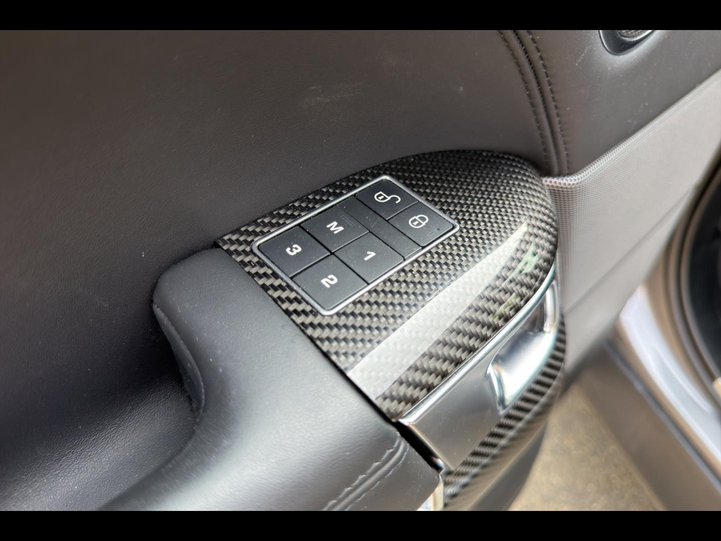 Image LAND-ROVER Range Rover Sport 5.0 V8 S/C 575ch SVR Mark VIII