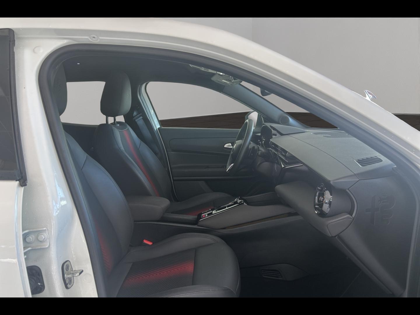 Image ALFA ROMEO Junior 1.2 Ibrida 136ch DCT6