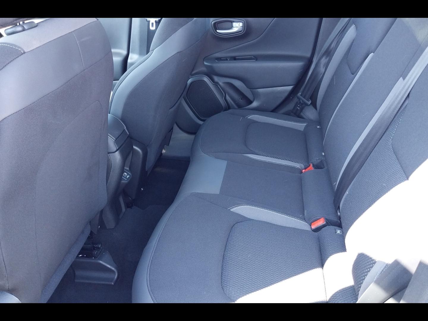 Image JEEP Renegade 1.5 Turbo T4 130ch MHEV Limited BVR7