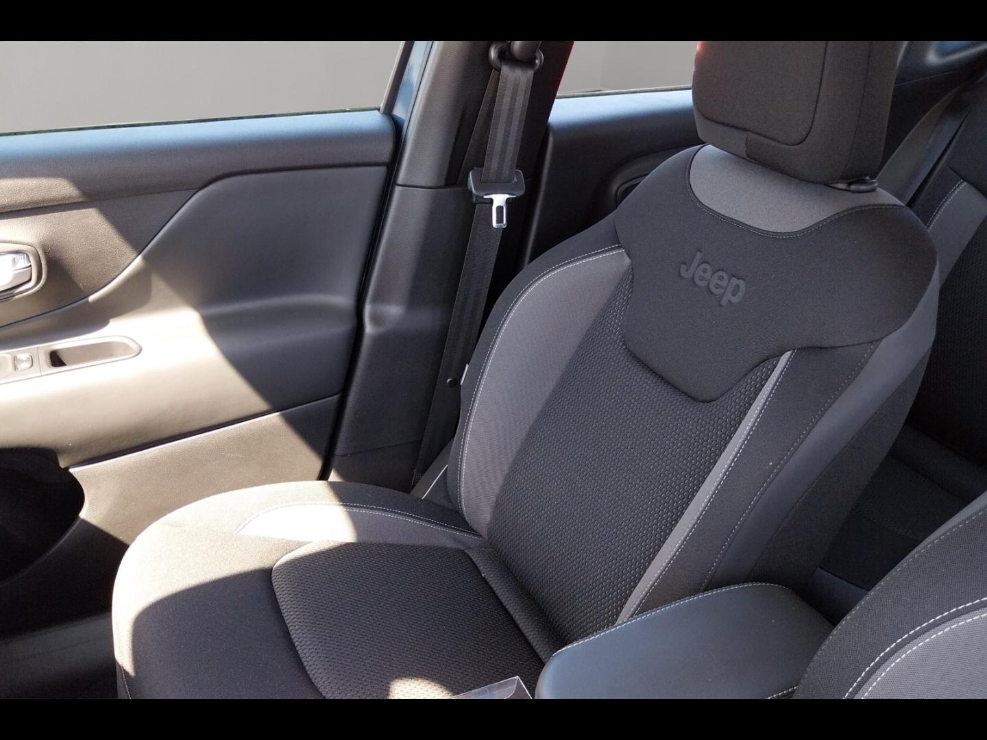 Image JEEP Renegade 1.5 Turbo T4 130ch MHEV Limited BVR7