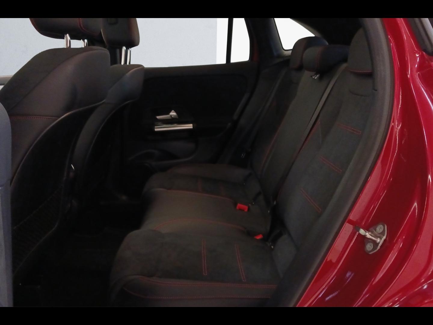 Image MERCEDES-BENZ GLA 200 d 150ch AMG Line 8G-DCT