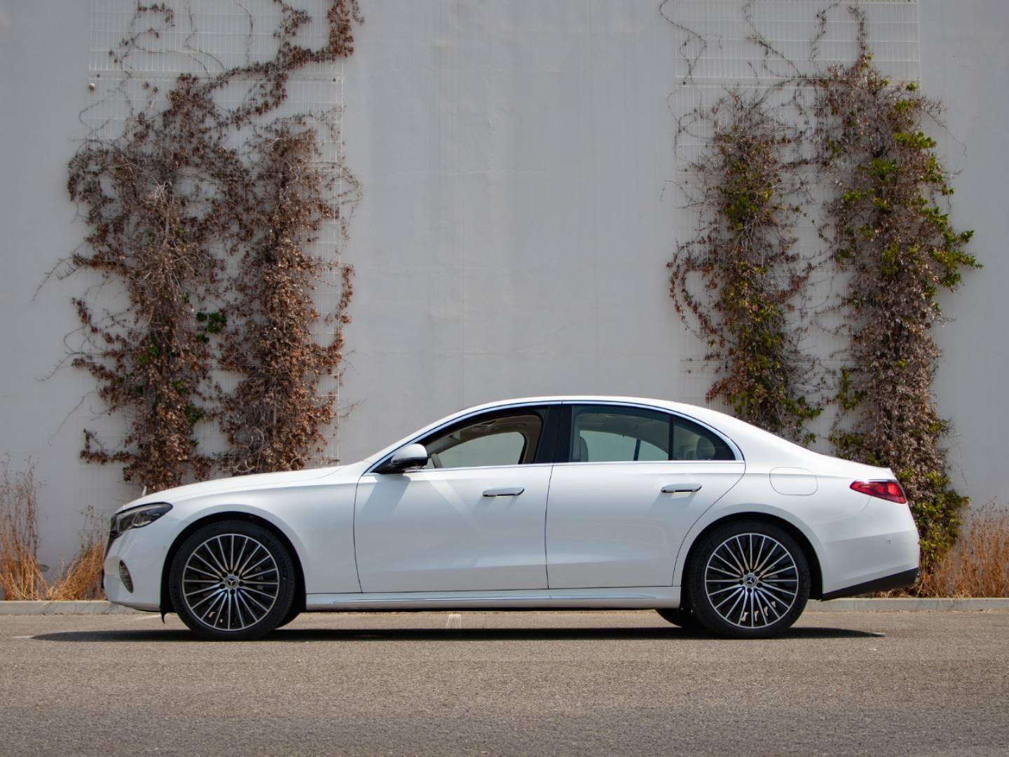 Image MERCEDES-BENZ Classe E 300 d e Hybrid EQ 197+129ch Exclusive Line 9G-Tronic