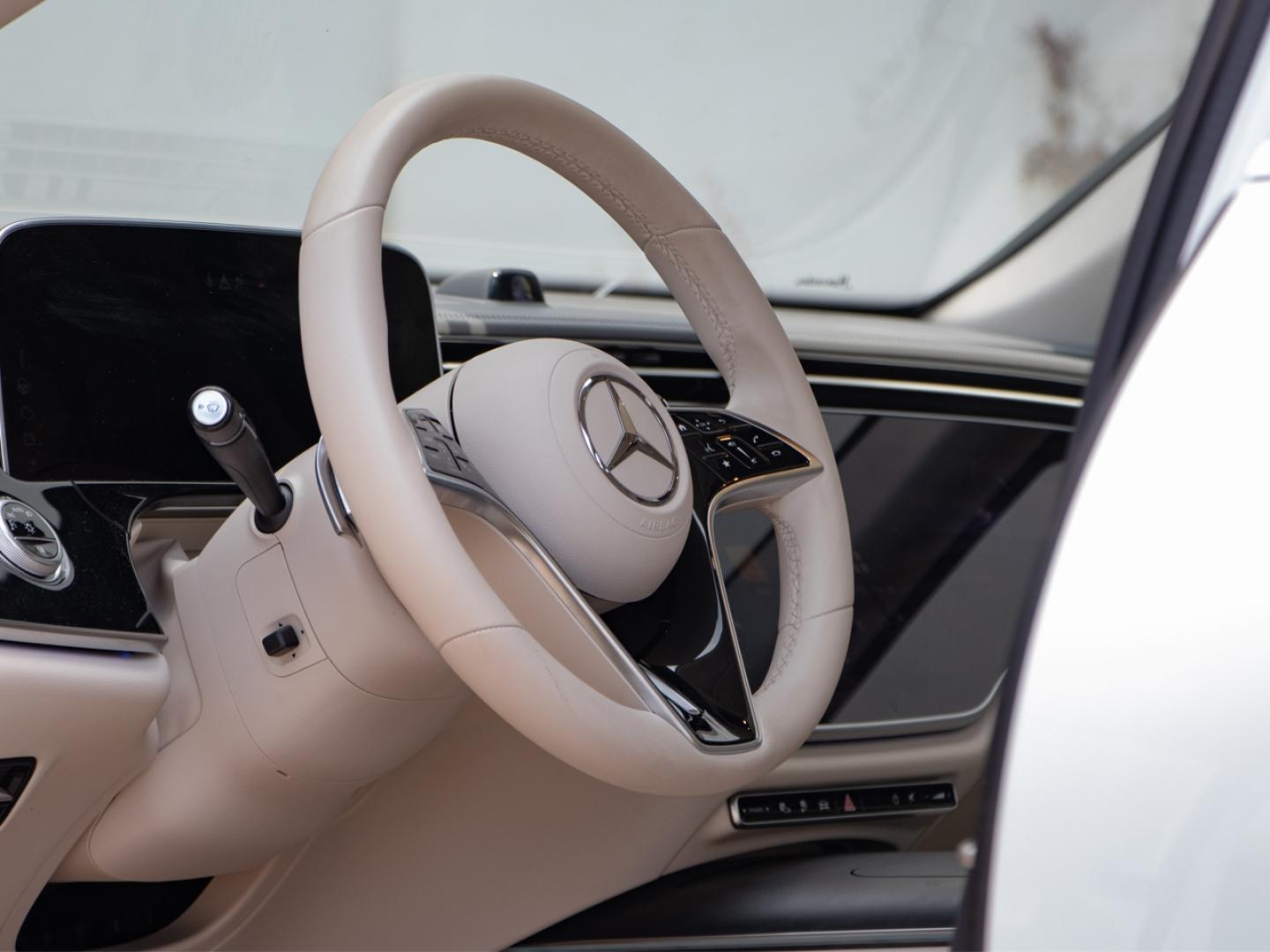 Image MERCEDES-BENZ Classe E 300 d e Hybrid EQ 197+129ch Exclusive Line 9G-Tronic