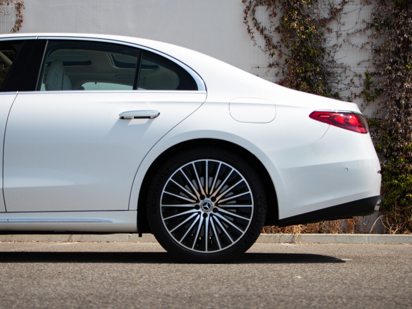 Image MERCEDES-BENZ Classe E 300 d e Hybrid EQ 197+129ch Exclusive Line 9G-Tronic