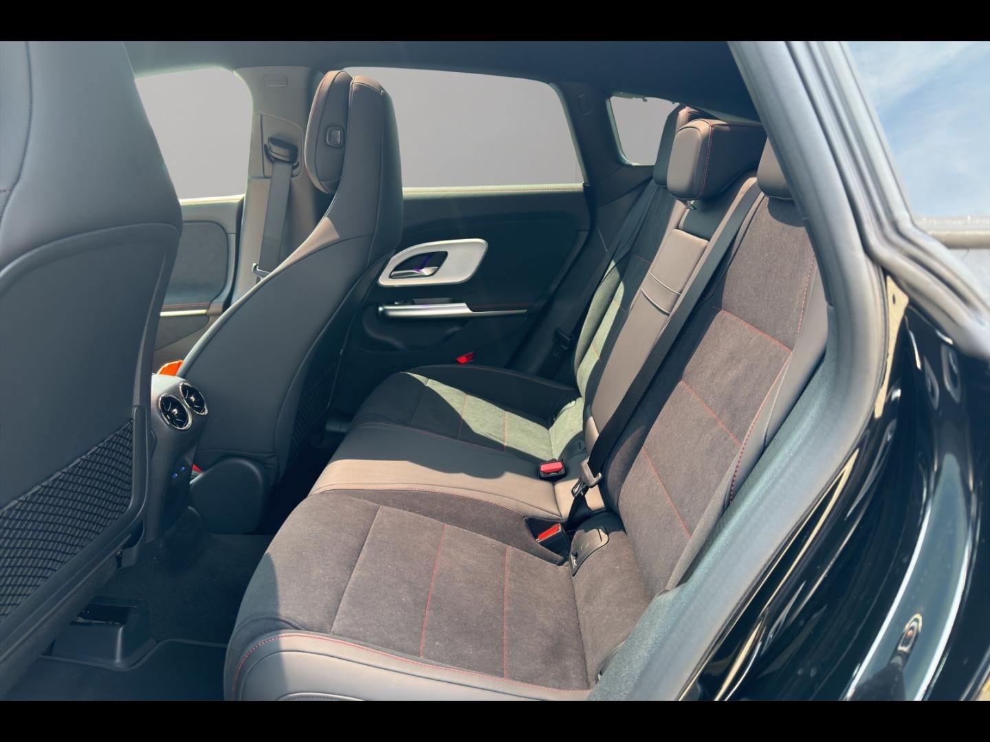 Image MERCEDES-BENZ CLA Shooting Brake 220 190+30ch AMG Line 8G-eDCT