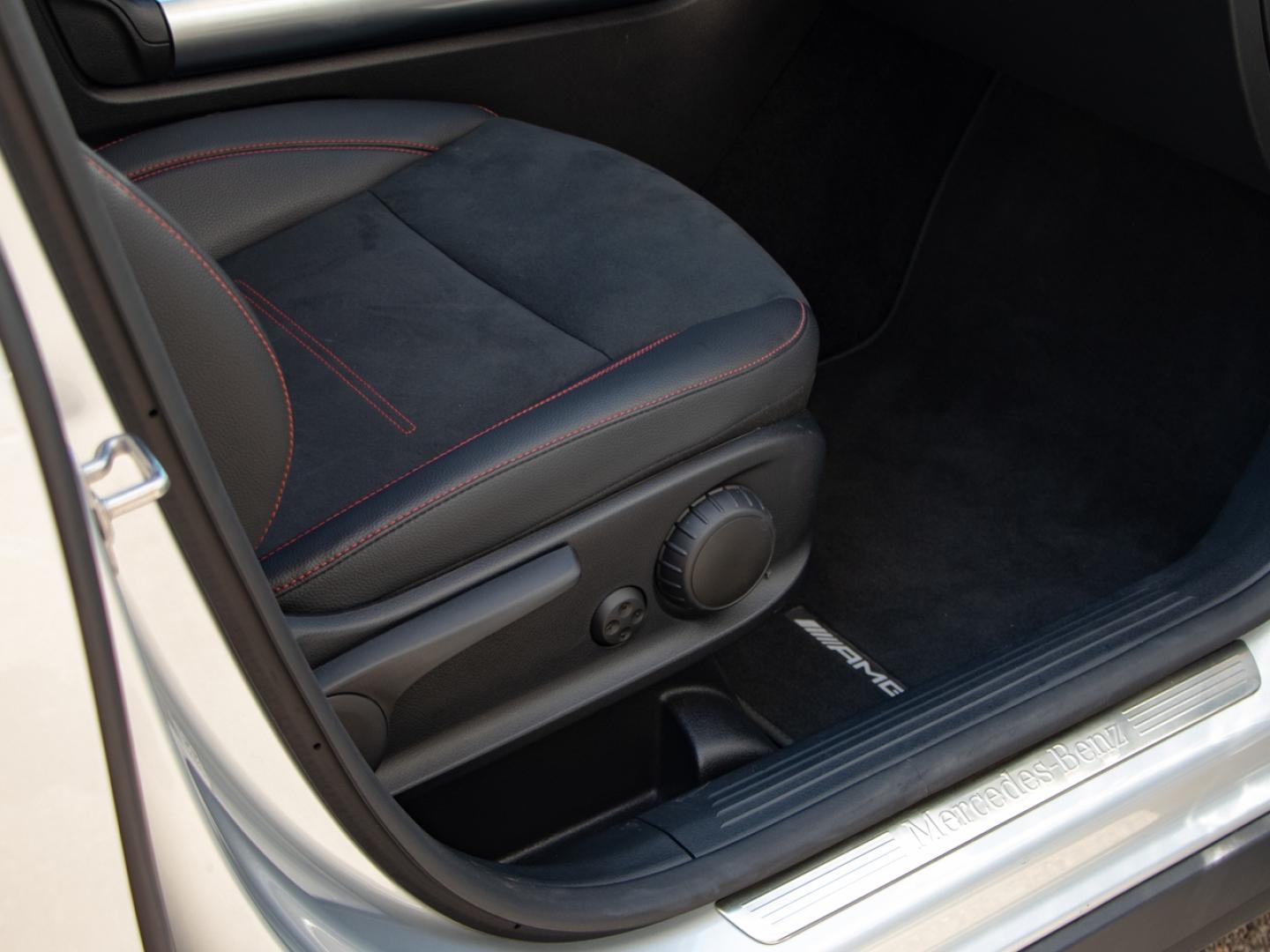 Image MERCEDES-BENZ GLA 250 e 218ch AMG Line 8G-DCT