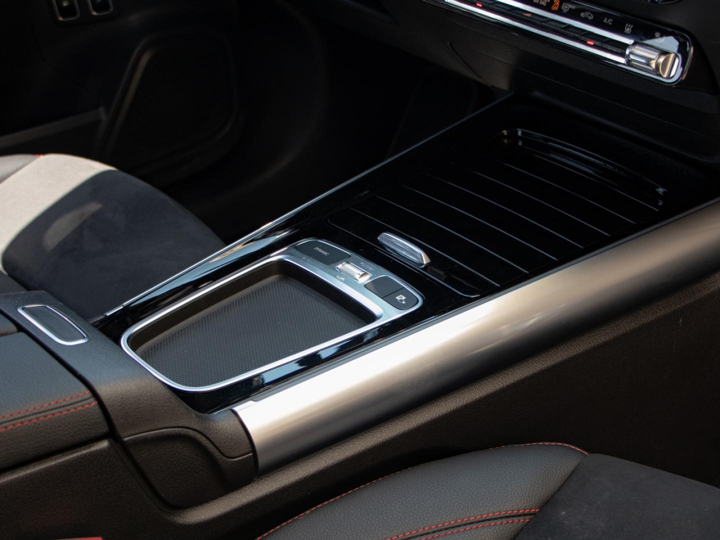 Image MERCEDES-BENZ GLA 250 e 218ch AMG Line 8G-DCT