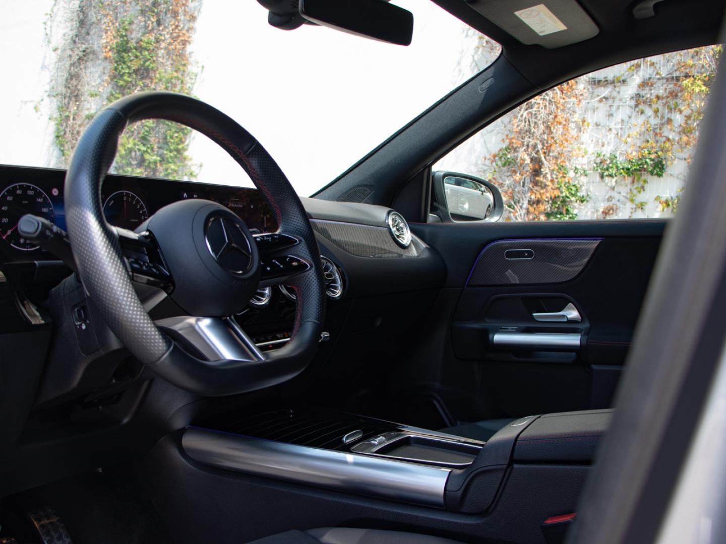 Image MERCEDES-BENZ GLA 250 e 218ch AMG Line 8G-DCT