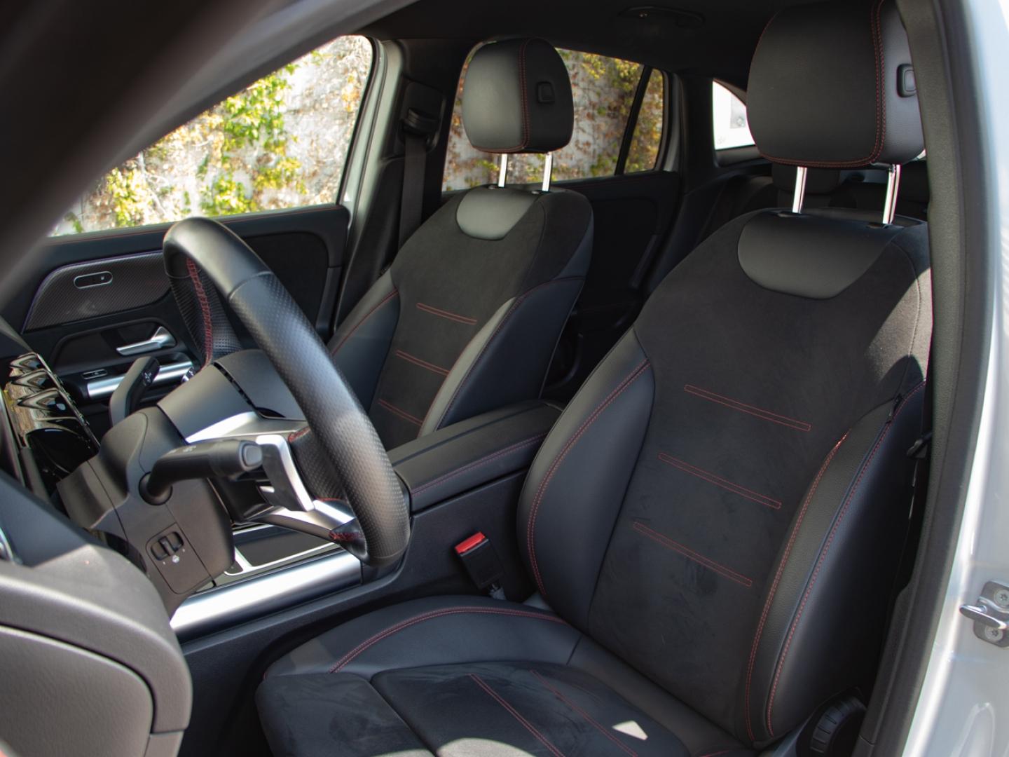 Image MERCEDES-BENZ GLA 250 e 218ch AMG Line 8G-DCT