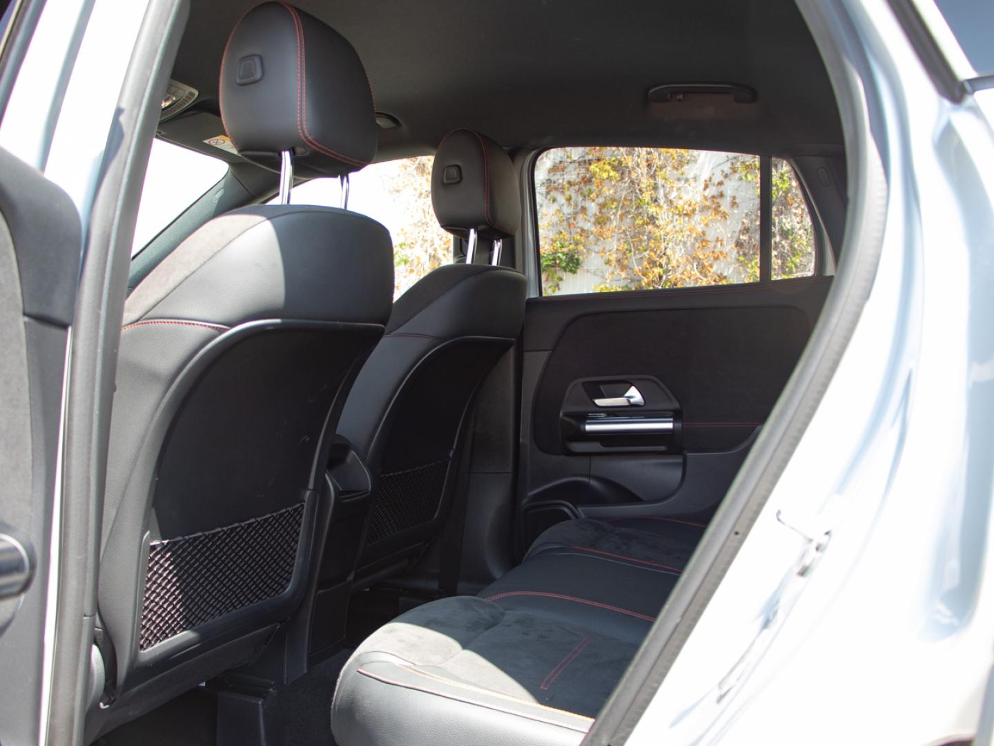 Image MERCEDES-BENZ GLA 250 e 218ch AMG Line 8G-DCT