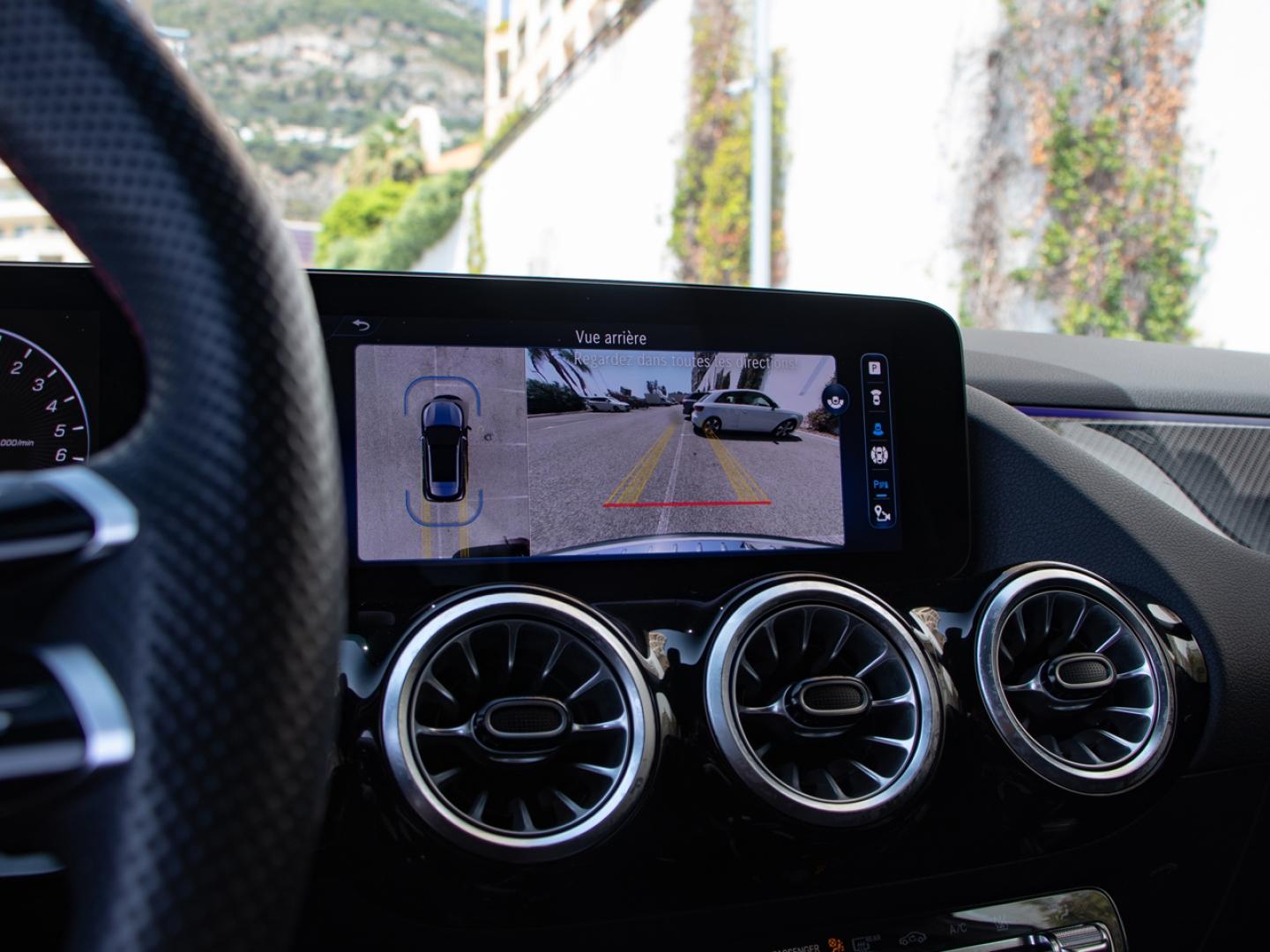 Image MERCEDES-BENZ GLA 250 e 218ch AMG Line 8G-DCT