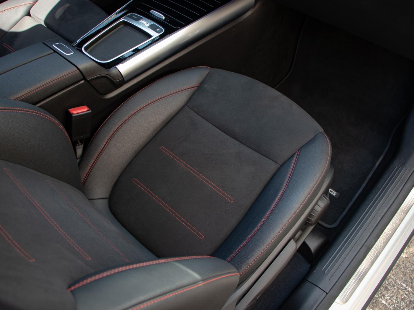 Image MERCEDES-BENZ GLA 250 e 218ch AMG Line 8G-DCT