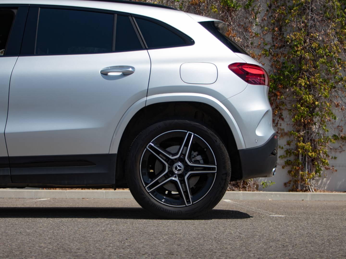 Image MERCEDES-BENZ GLA 250 e 218ch AMG Line 8G-DCT