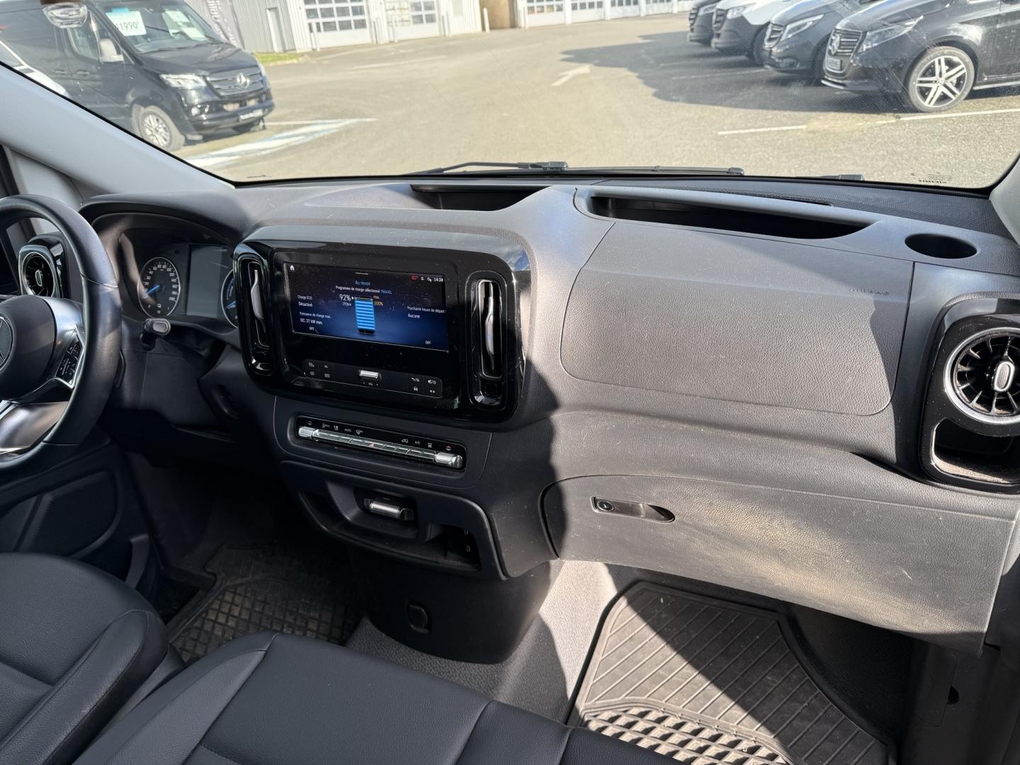 Image MERCEDES-BENZ Vito Fg eVito 112 116ch Long batterie 60 kWh