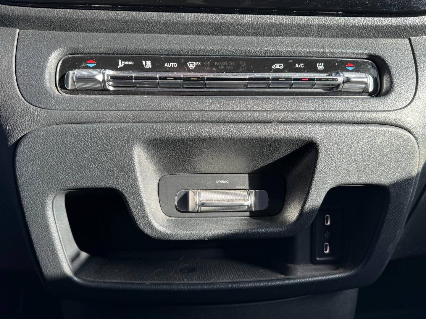 Image MERCEDES-BENZ Vito Fg eVito 112 116ch Long batterie 60 kWh