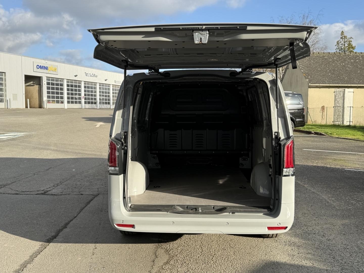 Image MERCEDES-BENZ Vito Fg eVito 112 116ch Long batterie 60 kWh