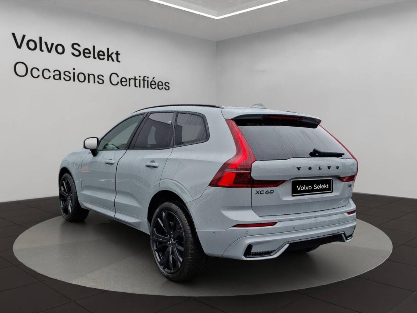 Image VOLVO XC60 T6 Hybride Rechargeable 350ch Black Edition Geartronic 8 AWD