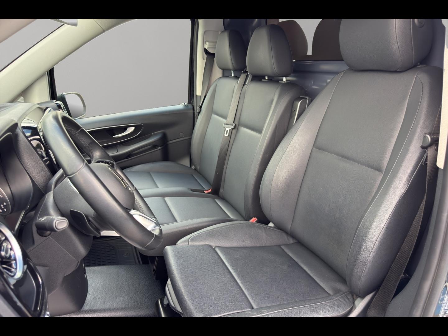 Image MERCEDES-BENZ Vito Fg 114 CDI Compact Select Propulsion 9G-Tronic
