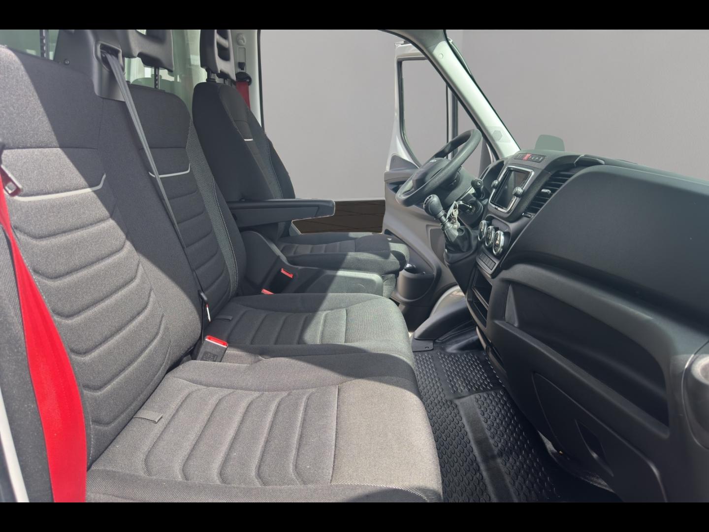 Image IVECO Daily CCb 35C16H empattement 4100 3.0