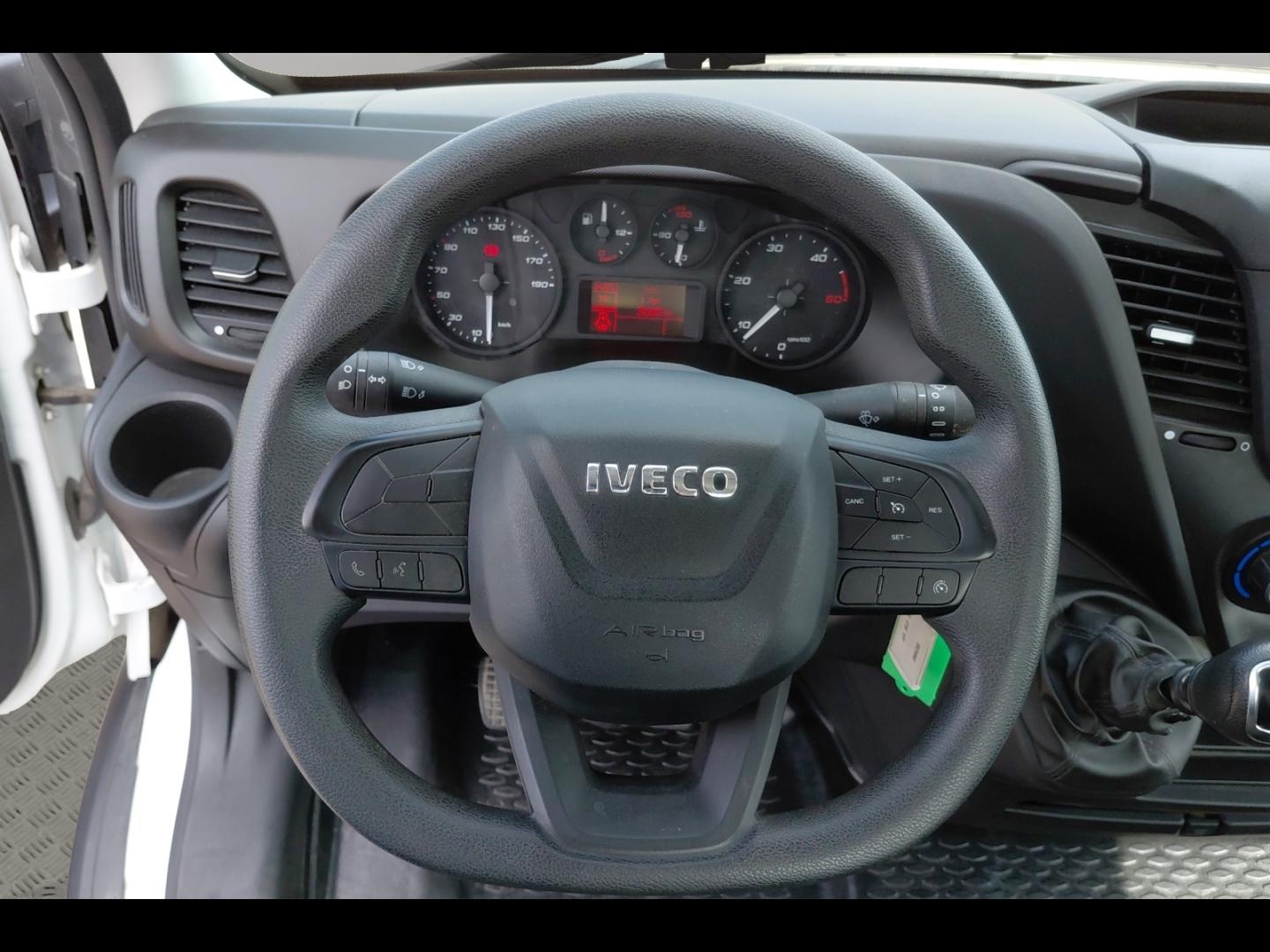 Image IVECO Daily CCb 35C16H empattement 3750 3.0 BENNE