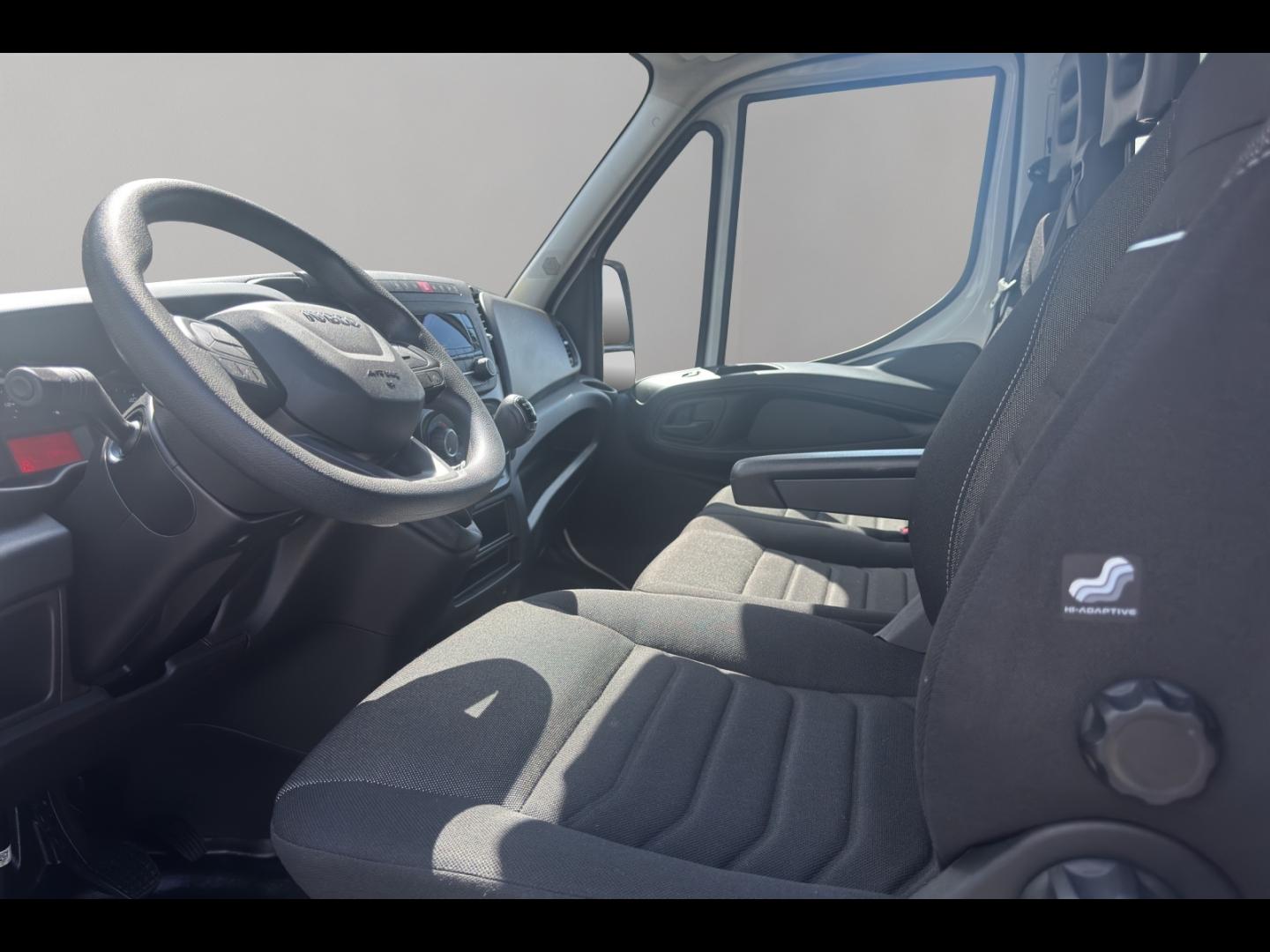 Image IVECO Daily CCb 35C16H empattement 4100 3.0