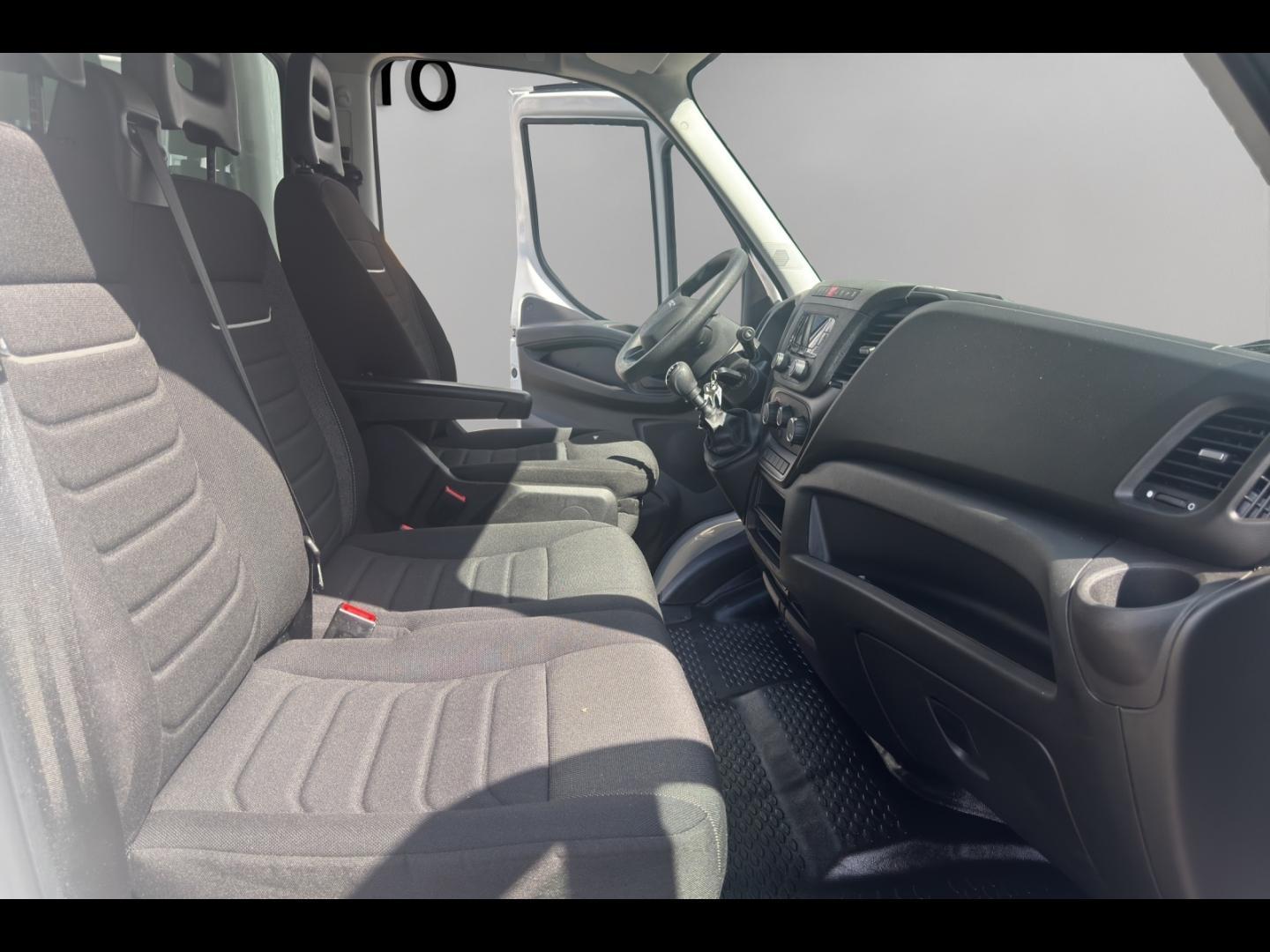 Image IVECO Daily CCb 35C16H empattement 4100 3.0