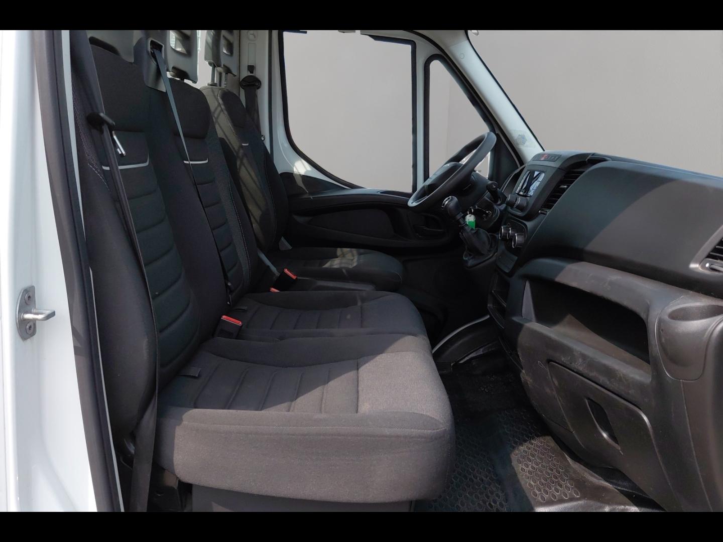 Image IVECO Daily CCb 35C16H empattement 3750 3.0 BENNE