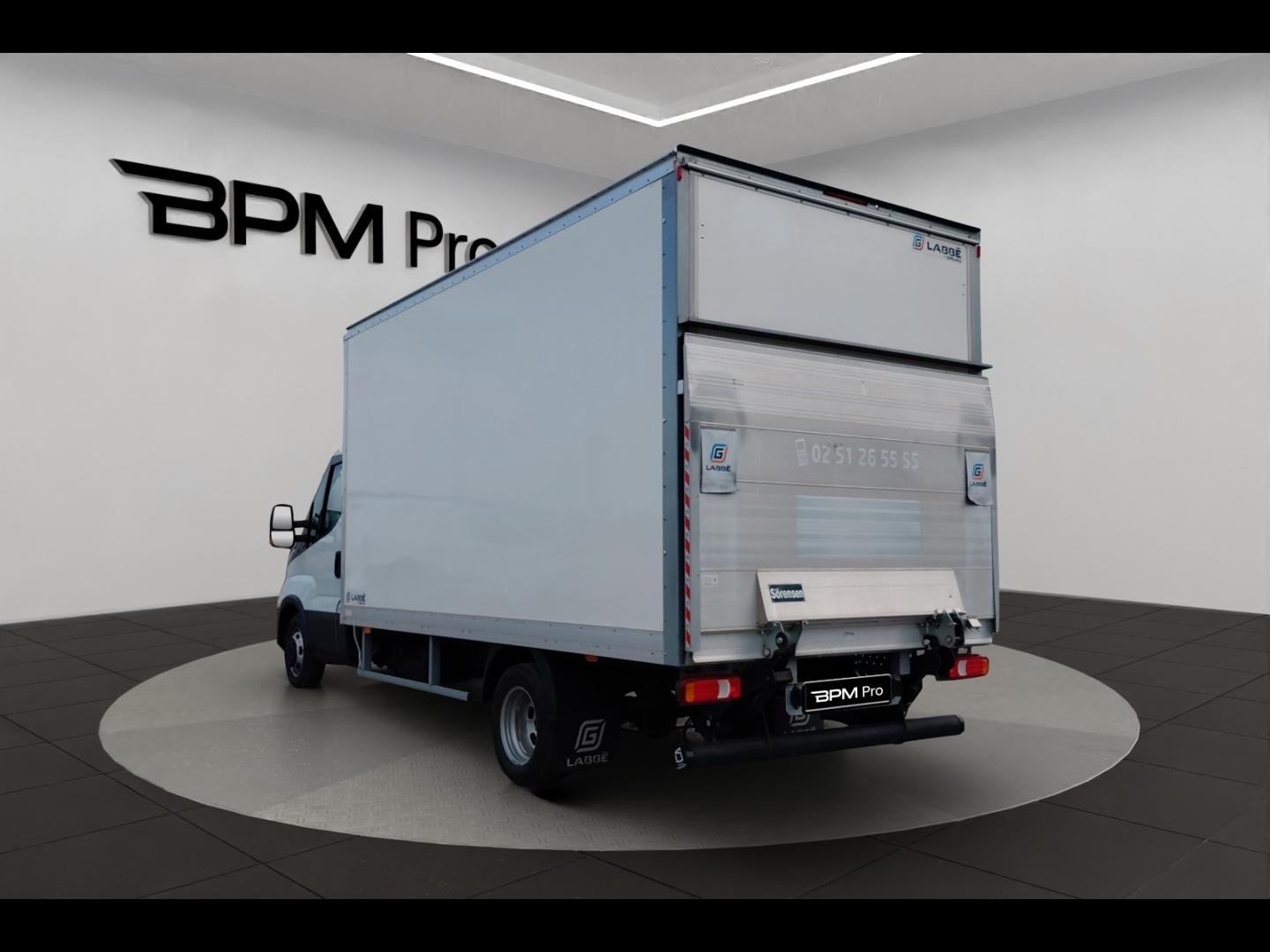Image IVECO Daily CCb 35C16H empattement 4100 3.0 CAISSE HAYON AUVENT