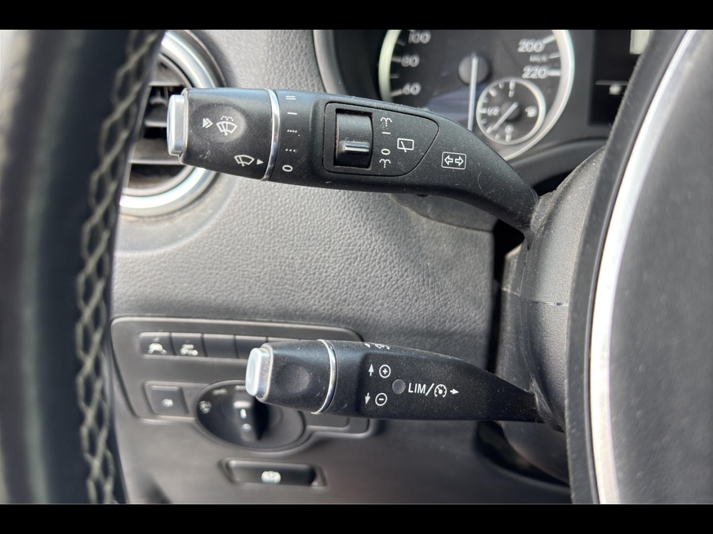 Image MERCEDES-BENZ Vito Fg 116 CDI Mixto Compact Select Propulsion 7G-Tronic (pas de TVA)