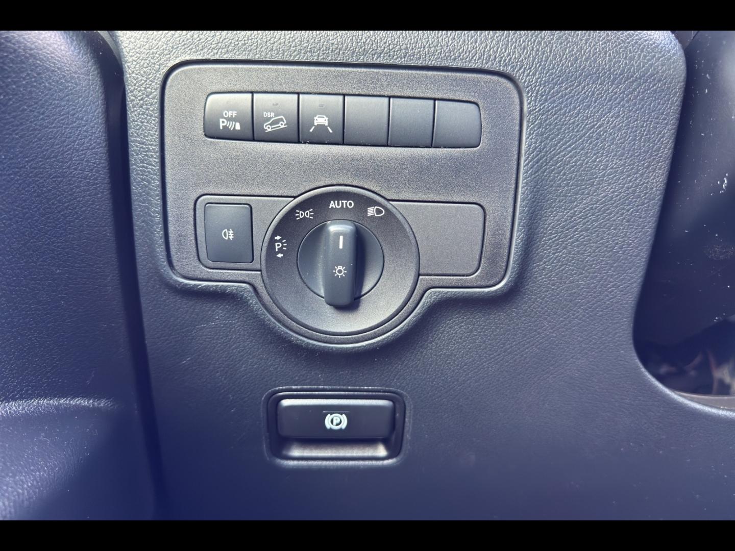 Image MERCEDES-BENZ Vito Fg 119 CDI Mixto 4x4 Long Select 9G-Tronic