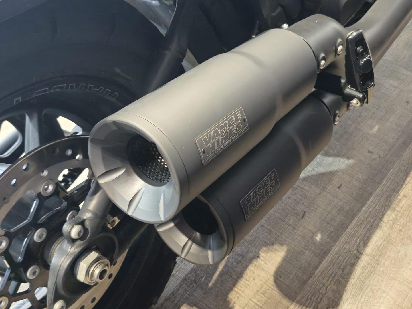 Image HARLEY-DAVIDSON Softail Fat Bob 1868 Noir 2020