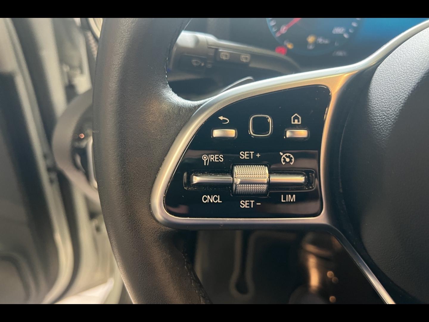 Image MERCEDES-BENZ Classe A 180 136ch Progressive Line 7G-DCT
