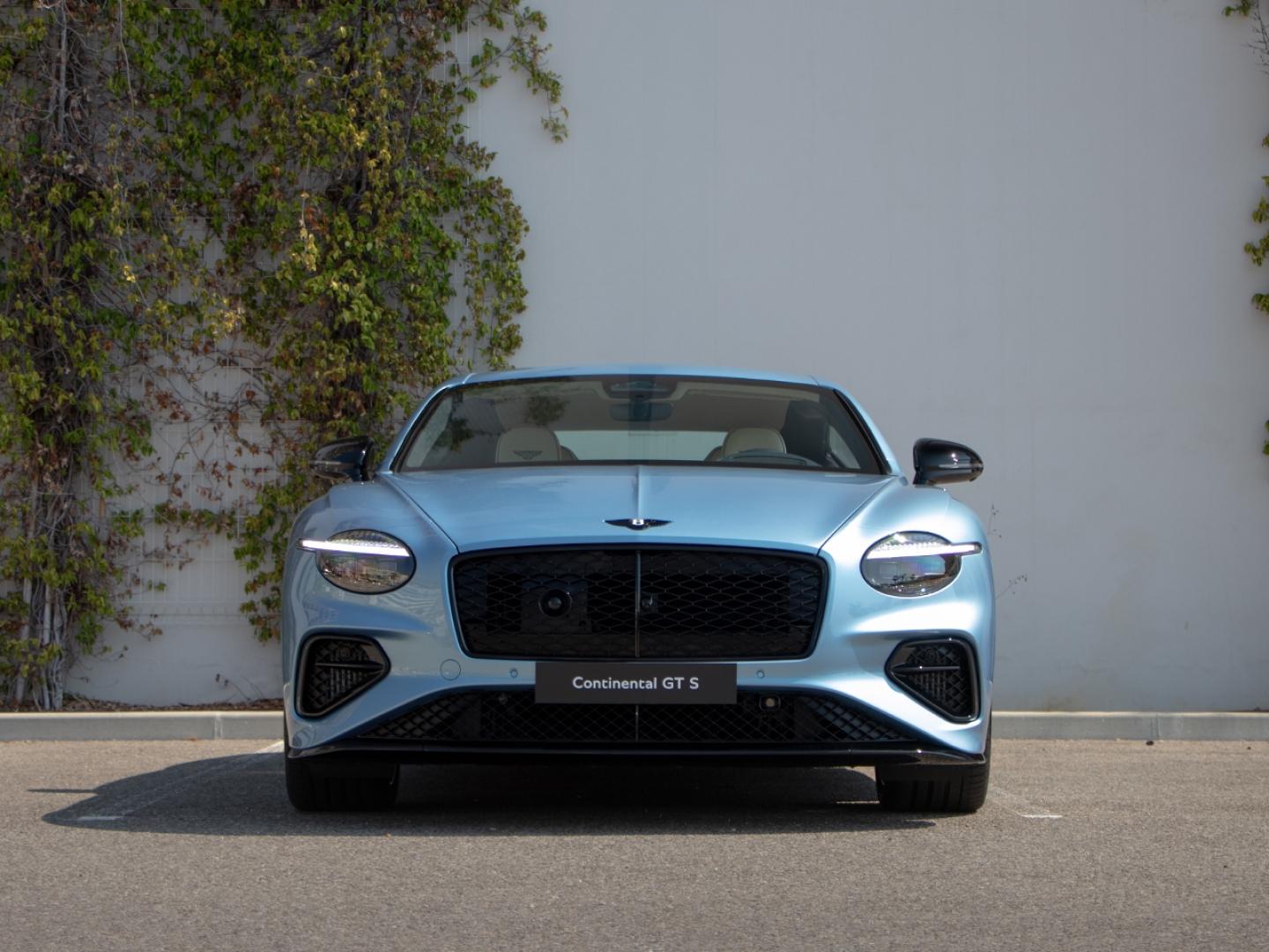 Image BENTLEY CONTINENTAL GT S V8 4.0 Hybrid 680ch