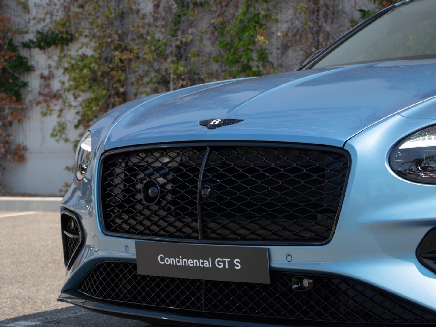 Image BENTLEY CONTINENTAL GT S V8 4.0 Hybrid 680ch