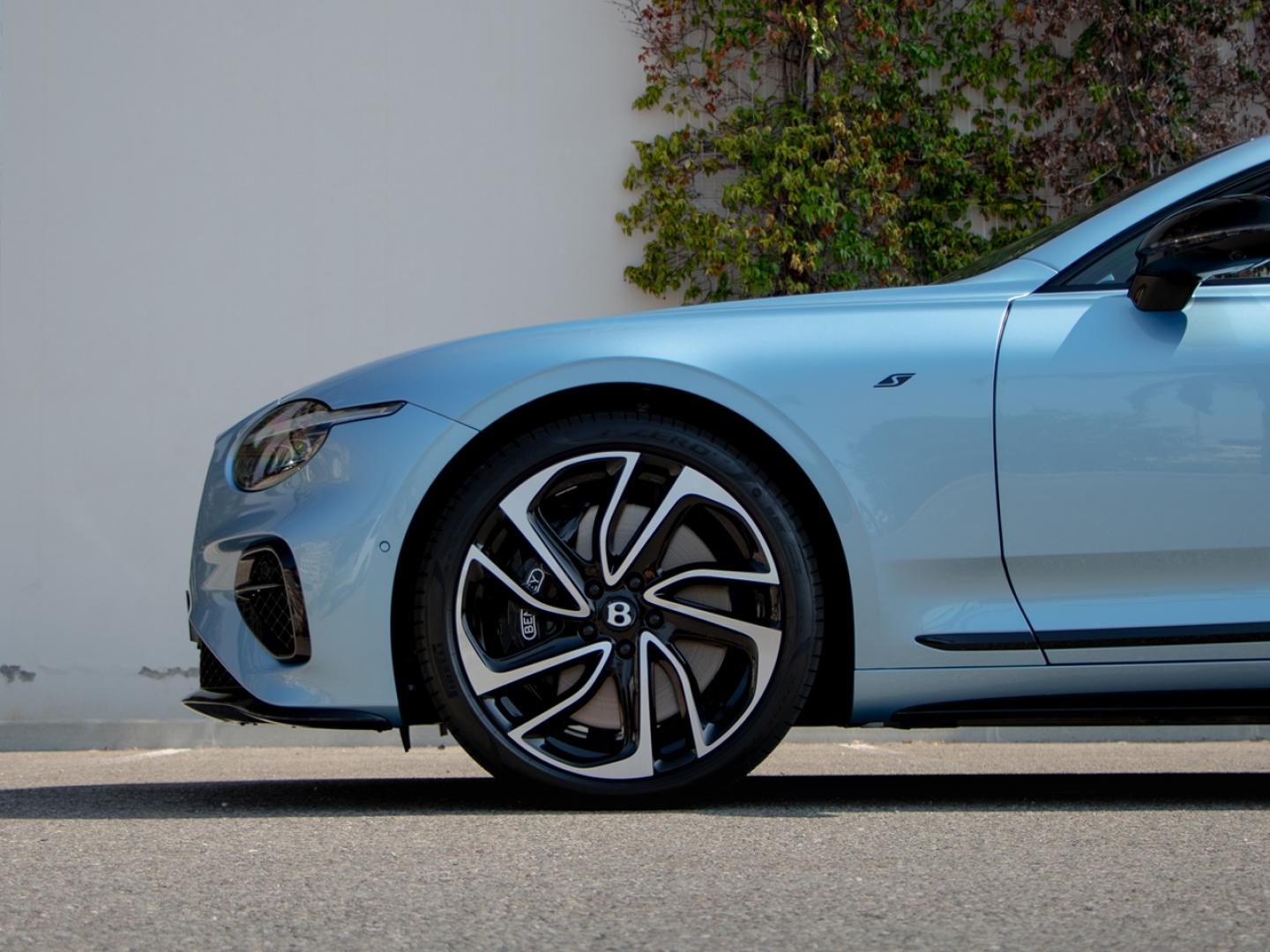 Image BENTLEY CONTINENTAL GT S V8 4.0 Hybrid 680ch