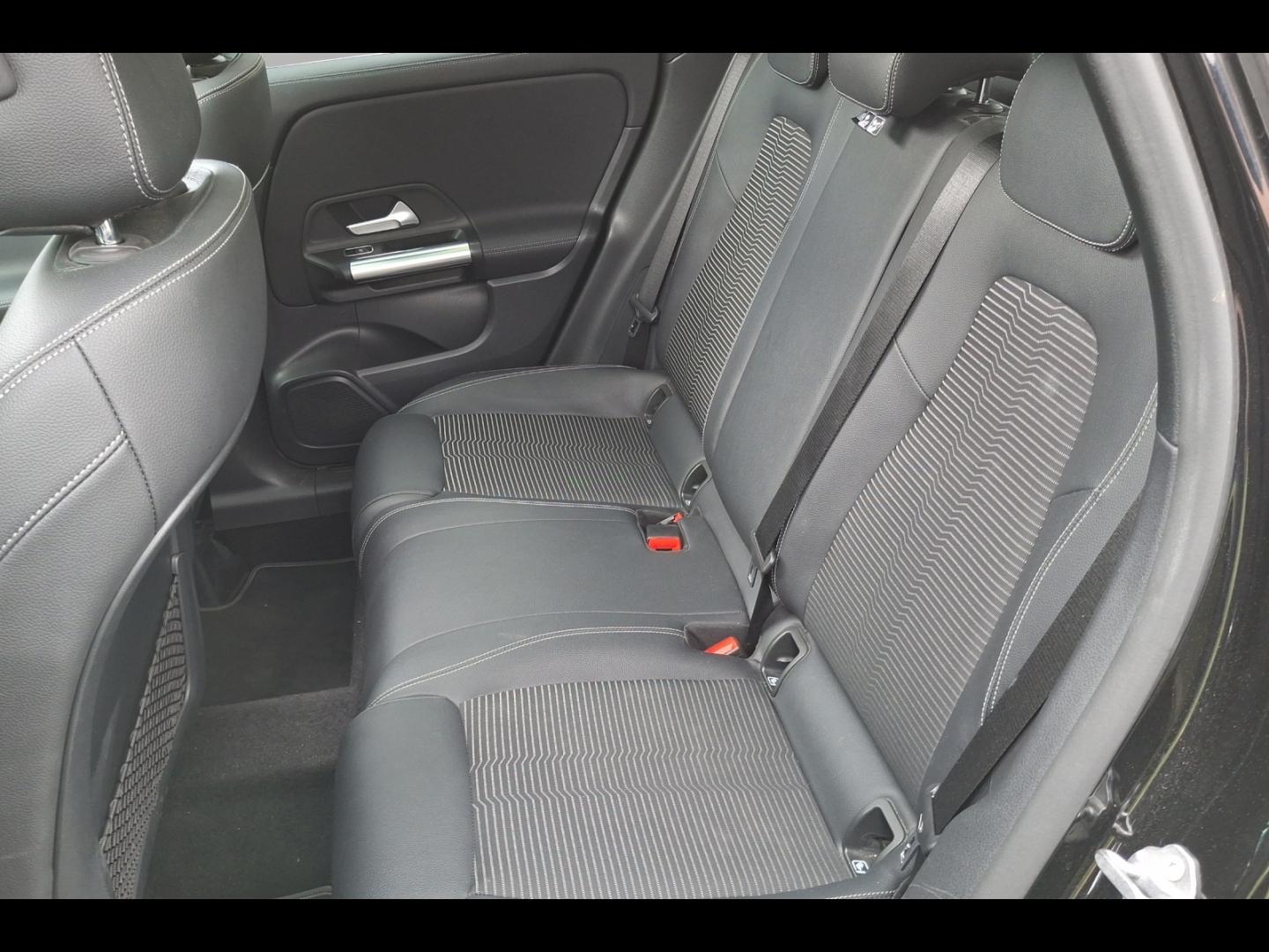 Image MERCEDES-BENZ GLA 200 d 150ch Progressive Line 8G-DCT
