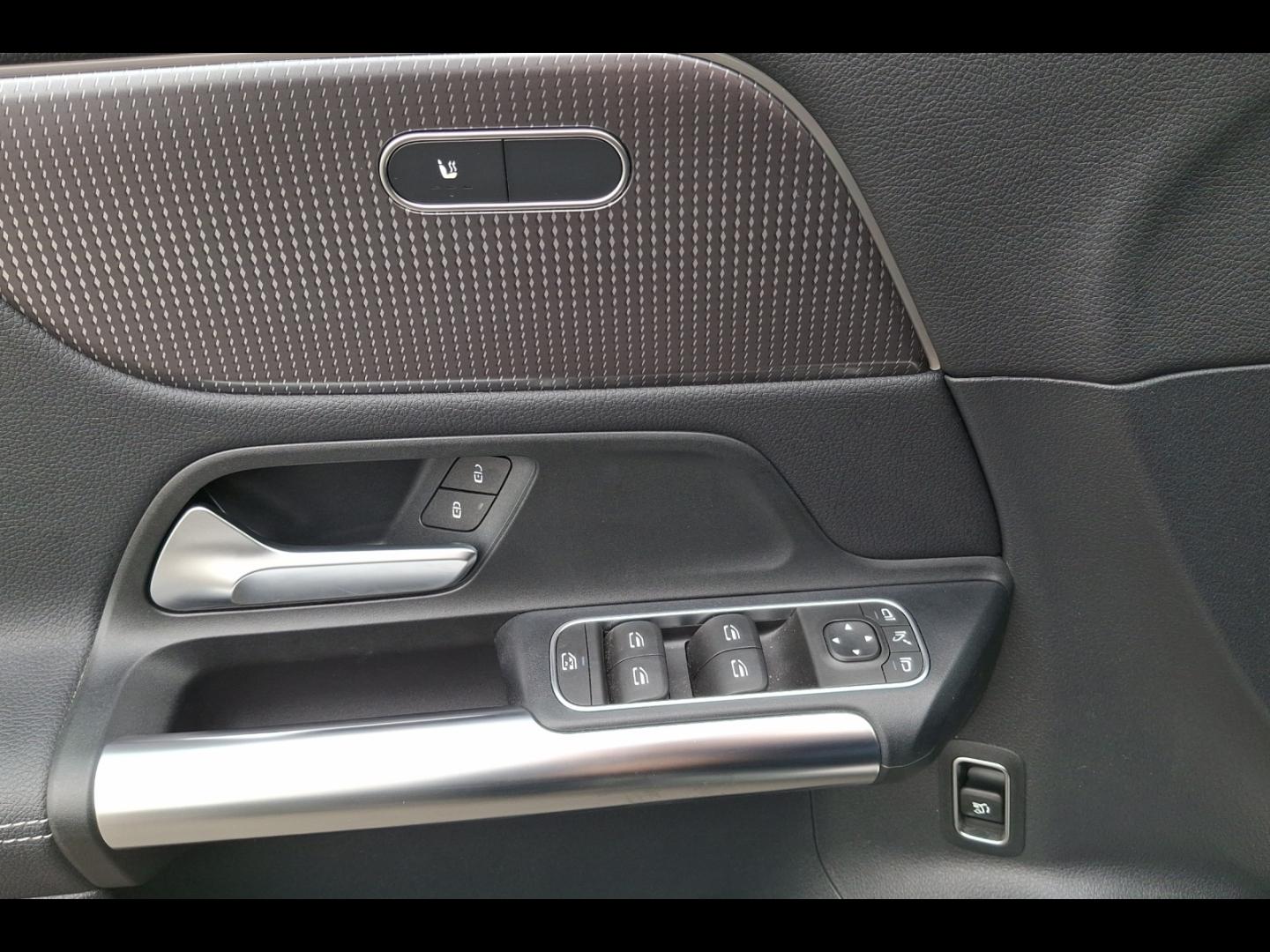 Image MERCEDES-BENZ GLA 200 d 150ch Progressive Line 8G-DCT