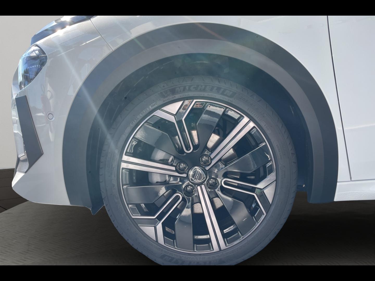 Image LANCIA Ypsilon 1.2 Ibrida 110ch HF Line eDCT6