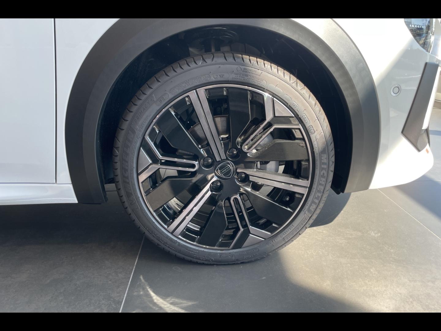 Image LANCIA Ypsilon 1.2 Ibrida 110ch HF Line eDCT6