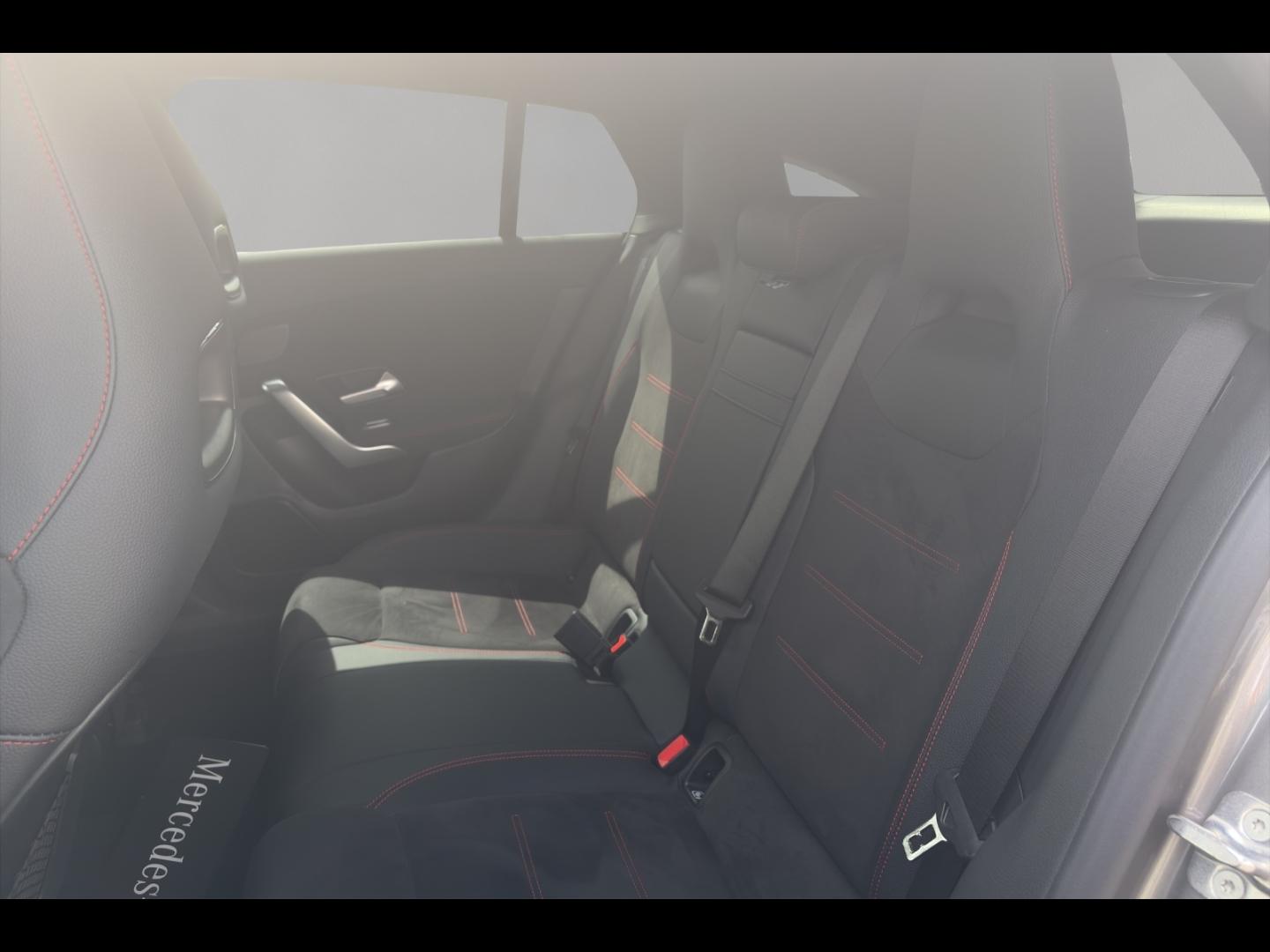 Image MERCEDES-BENZ CLA Shooting Brake 250 e Hybrid EQ 218ch AMG Line 8G-DCT