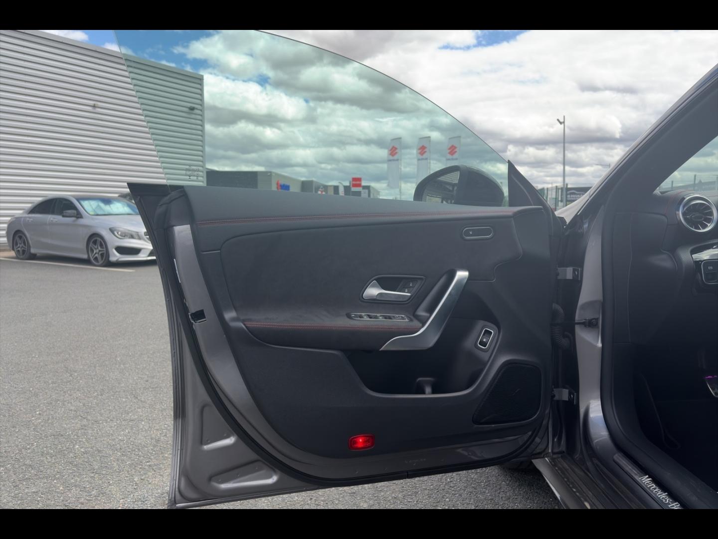 Image MERCEDES-BENZ CLA Shooting Brake 250 e Hybrid EQ 218ch AMG Line 8G-DCT