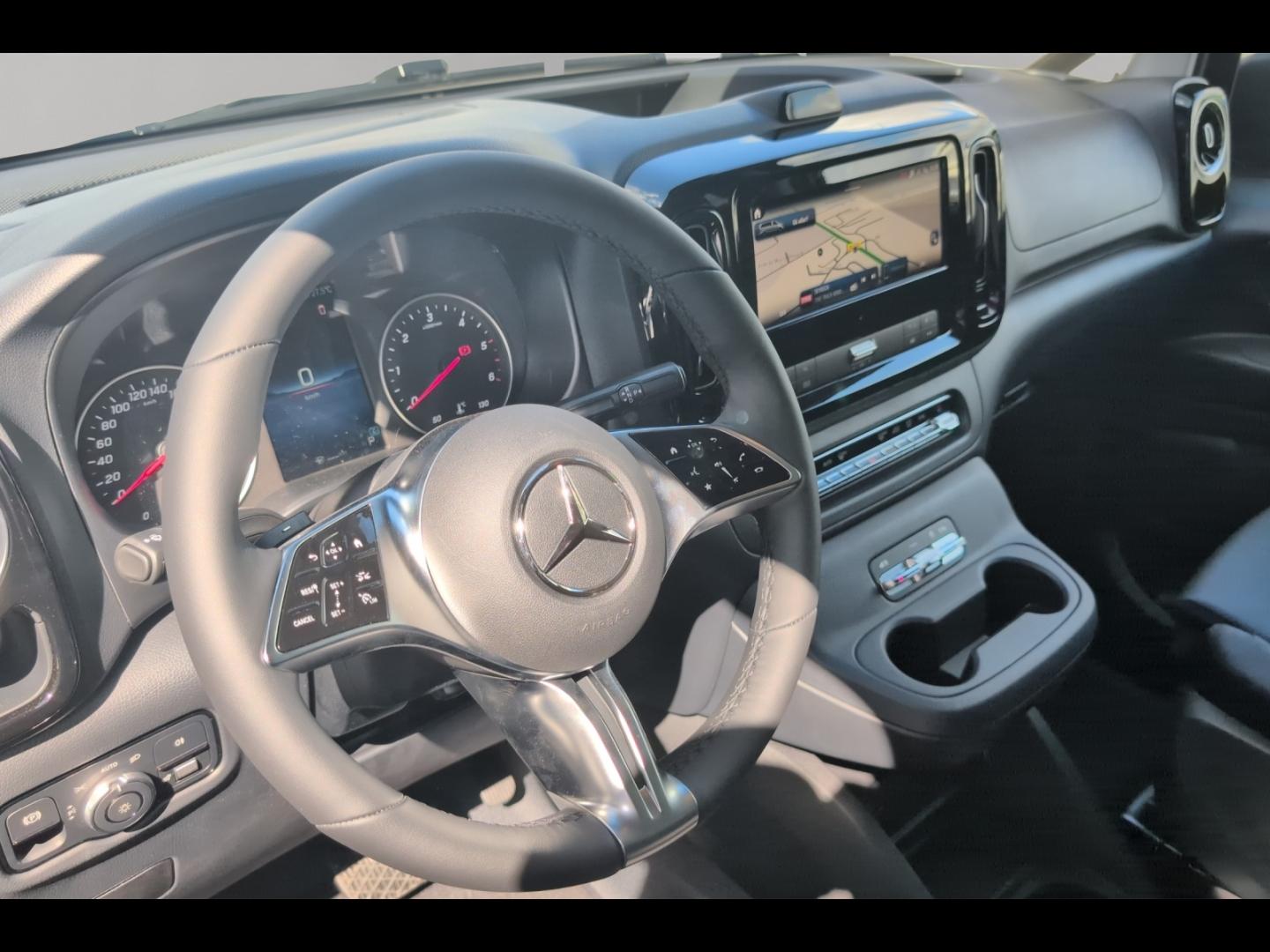 Image MERCEDES-BENZ Vito Fg 119 CDI Mixto Long Select 4x4 9G-Tronic