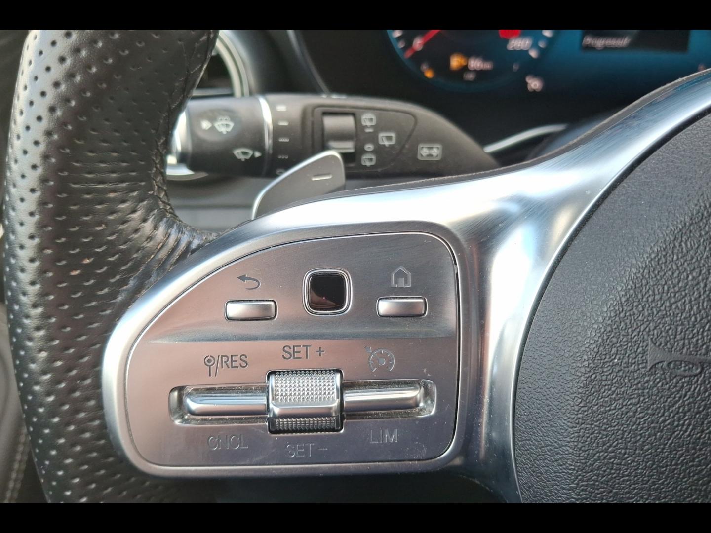 Image MERCEDES-BENZ GLC 300 de 194+122ch AMG Line 4Matic 9G-Tronic