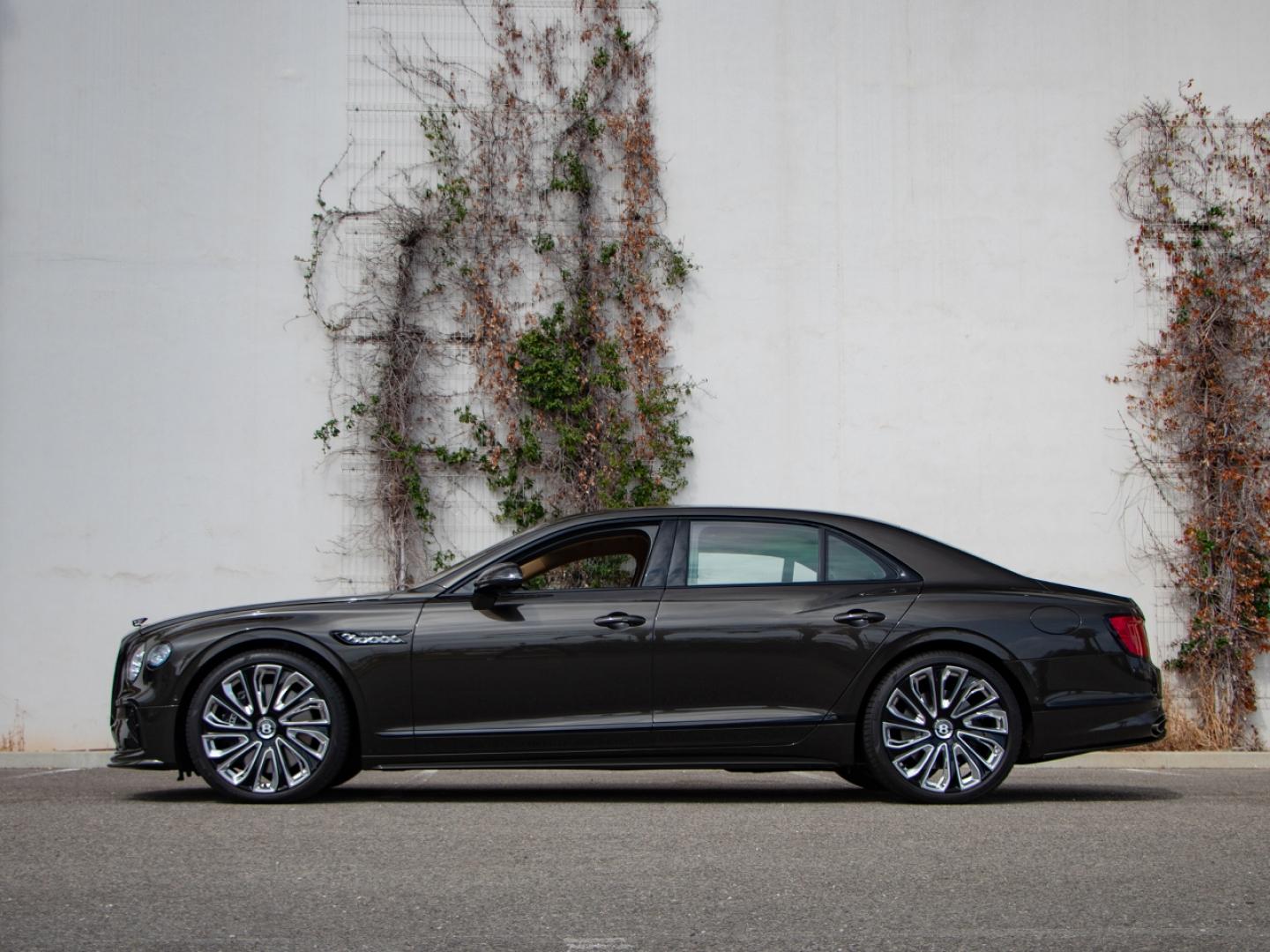 Image BENTLEY Flying Spur Mulliner V8 Hybrid 4.0 782ch