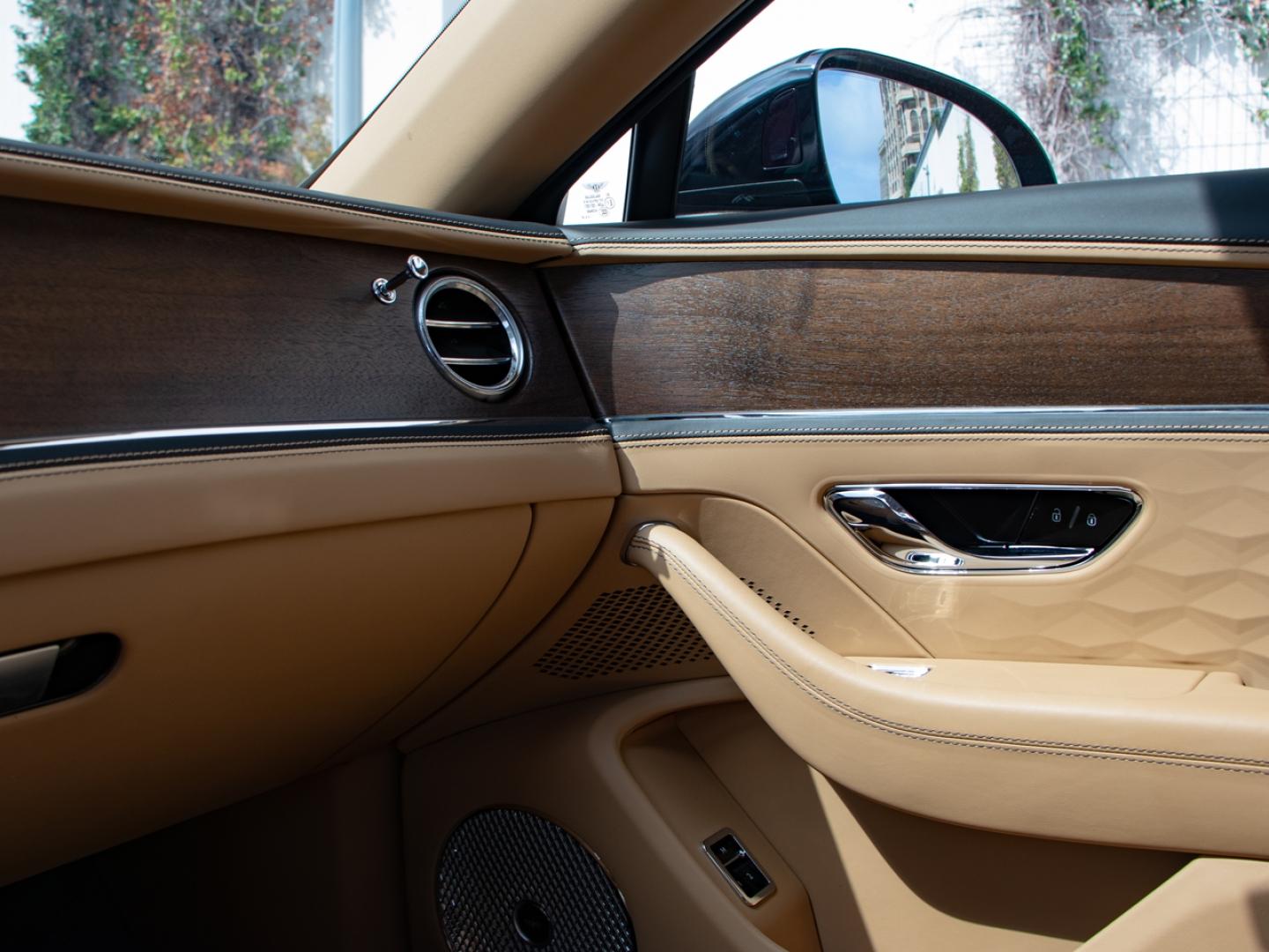 Image BENTLEY Flying Spur Mulliner V8 Hybrid 4.0 782ch