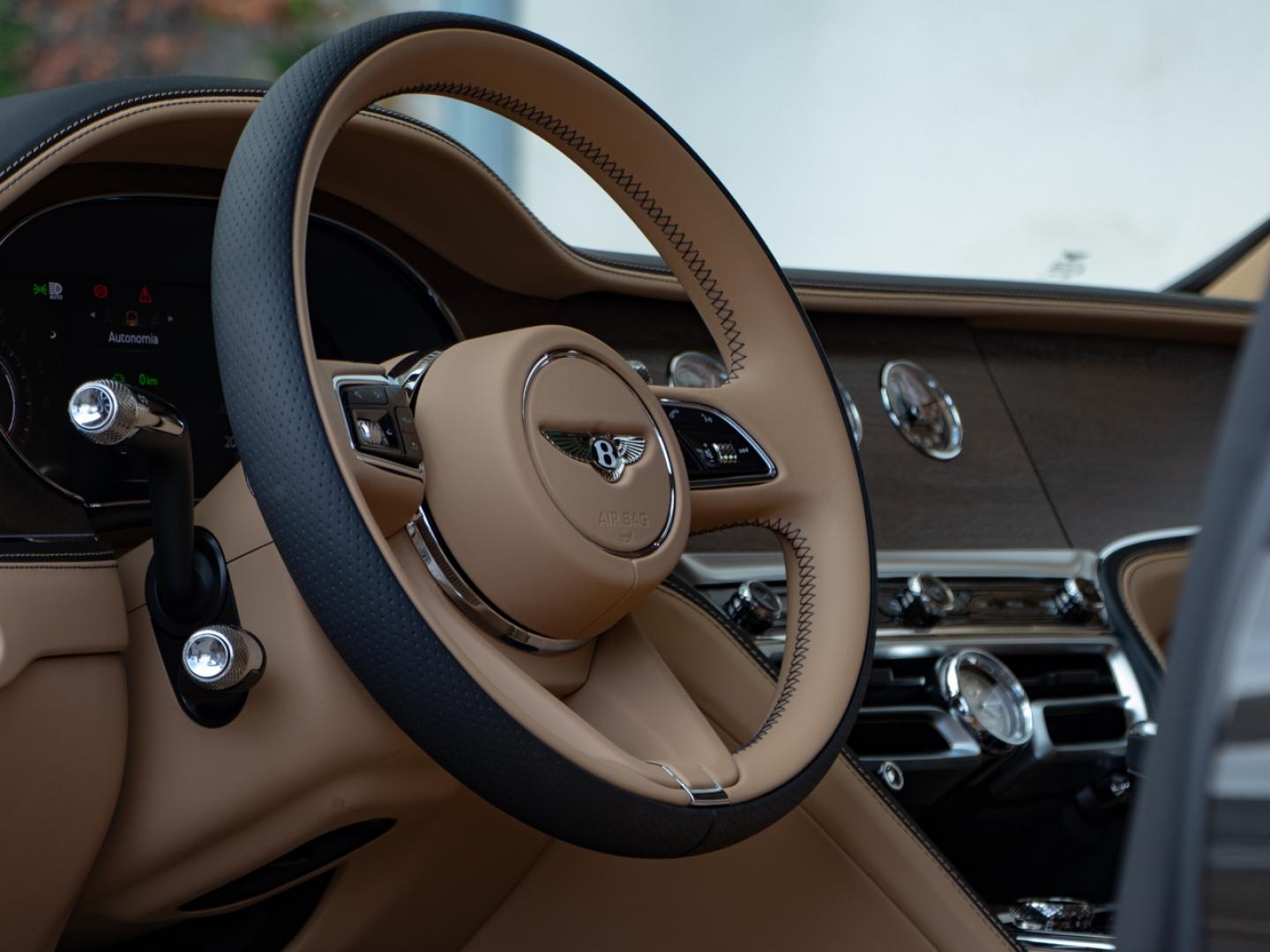 Image BENTLEY Flying Spur Mulliner V8 Hybrid 4.0 782ch