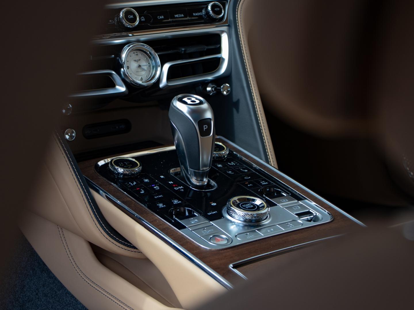 Image BENTLEY Flying Spur Mulliner V8 Hybrid 4.0 782ch