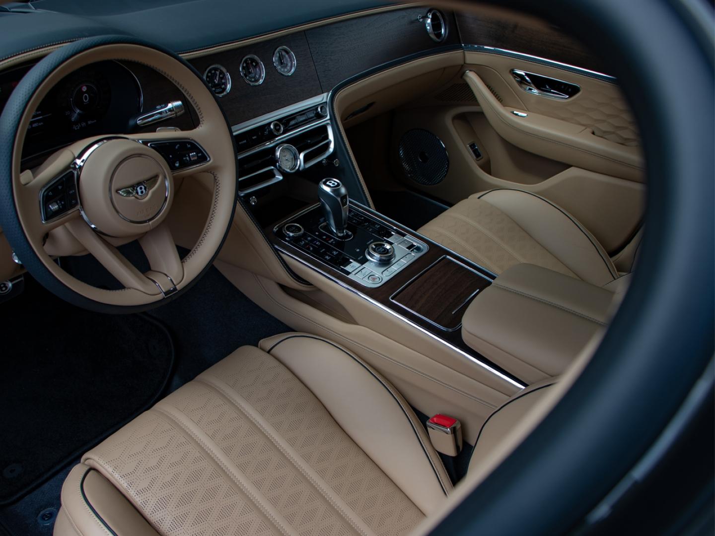 Image BENTLEY Flying Spur Mulliner V8 Hybrid 4.0 782ch